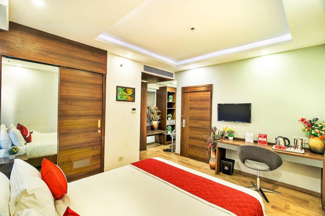 Jagadish Brigade Hotel Bangalore Exteriör bild